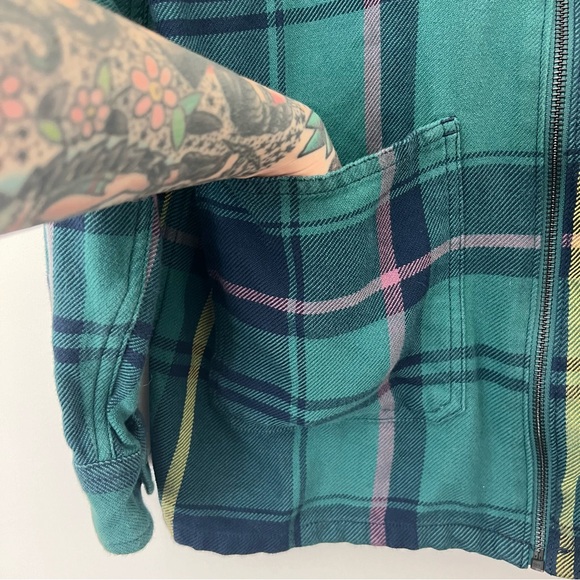 Vans Men’s Zip Up Green Flannel Shirt Jacket Green in Size Medium - Picture 3 of 6